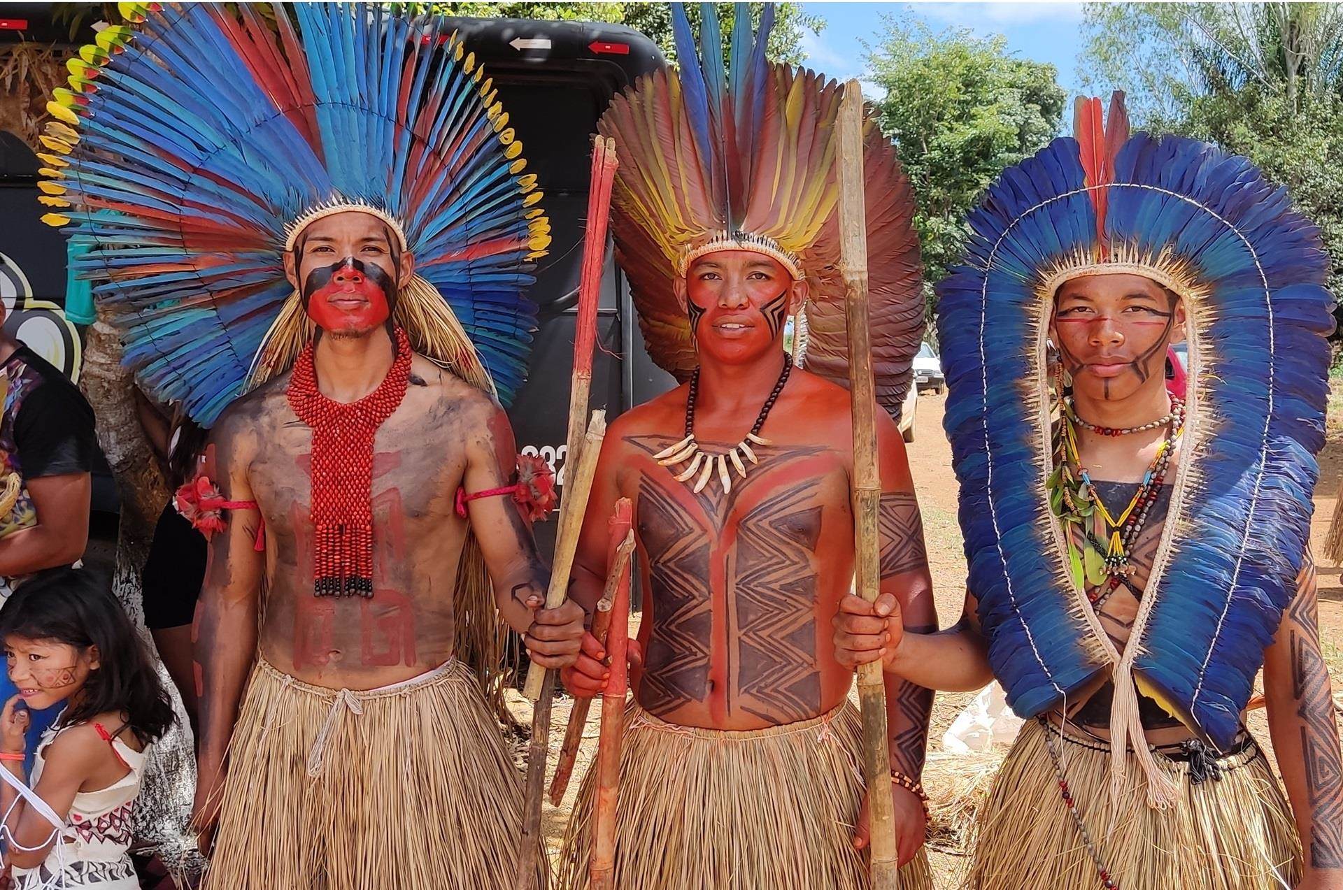 Institutos Amazonas tribal elders vaccine education